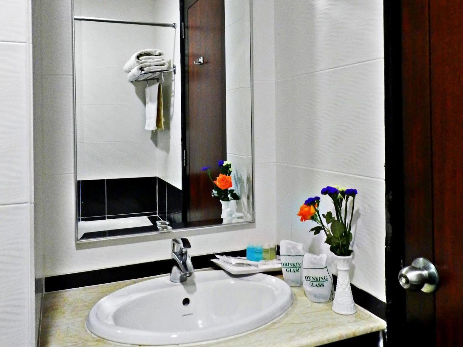 קמרון היילנדס Hotel Rosa Passadena מראה חיצוני תמונה